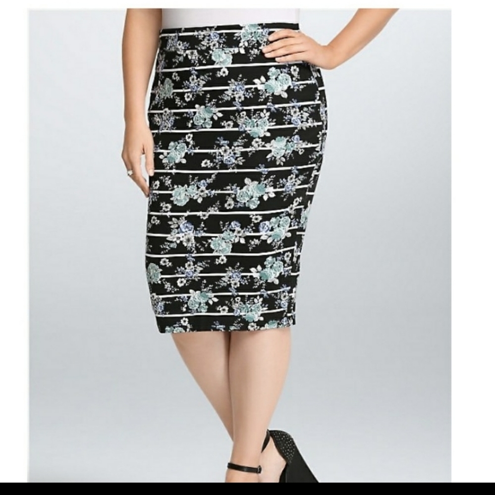 SOLD Torrid skirt